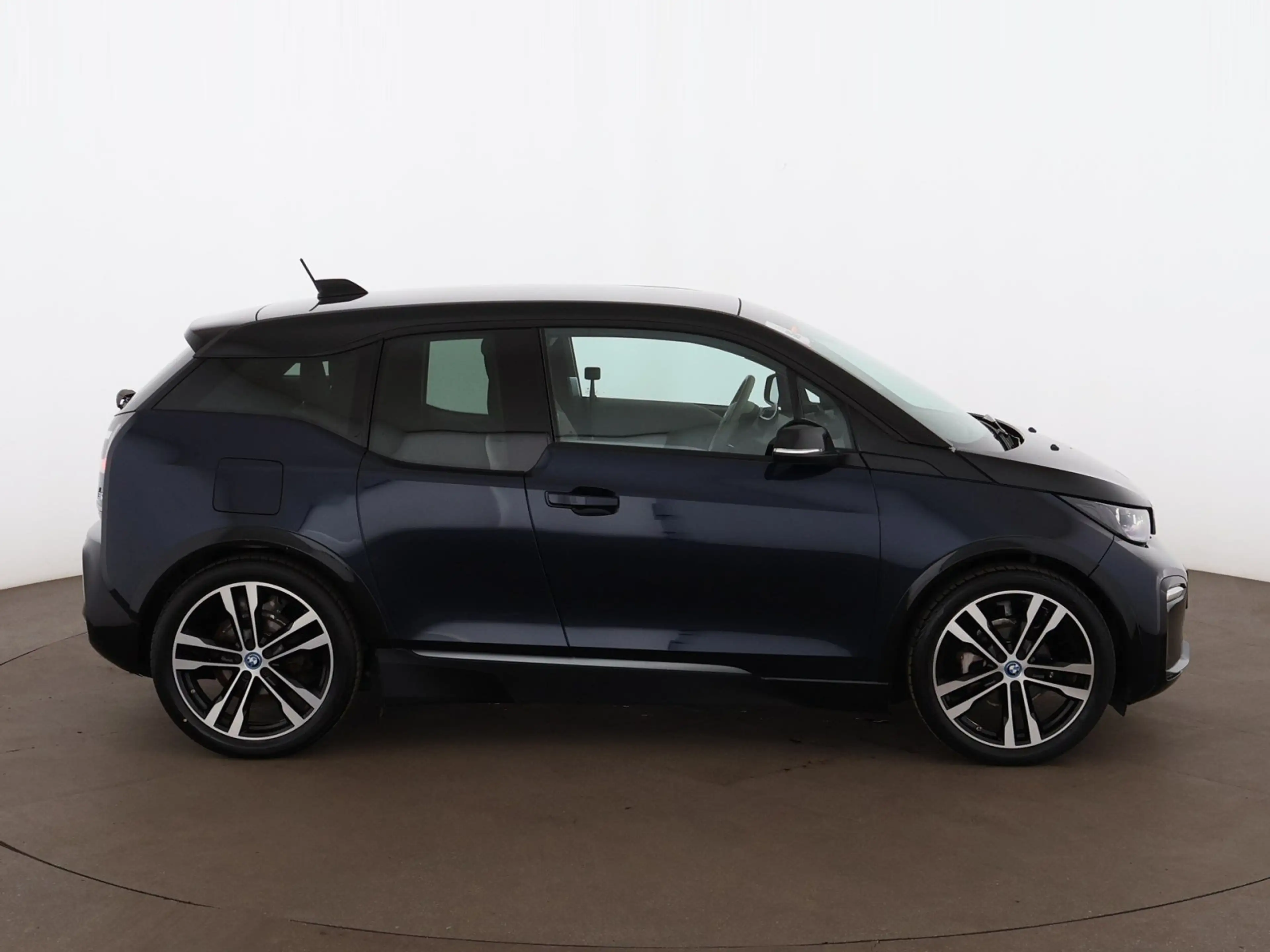BMW i3 s 120Ah Aut LED NAV H&K LEDER WAERMEPUMPE R-CAM — photo 9
