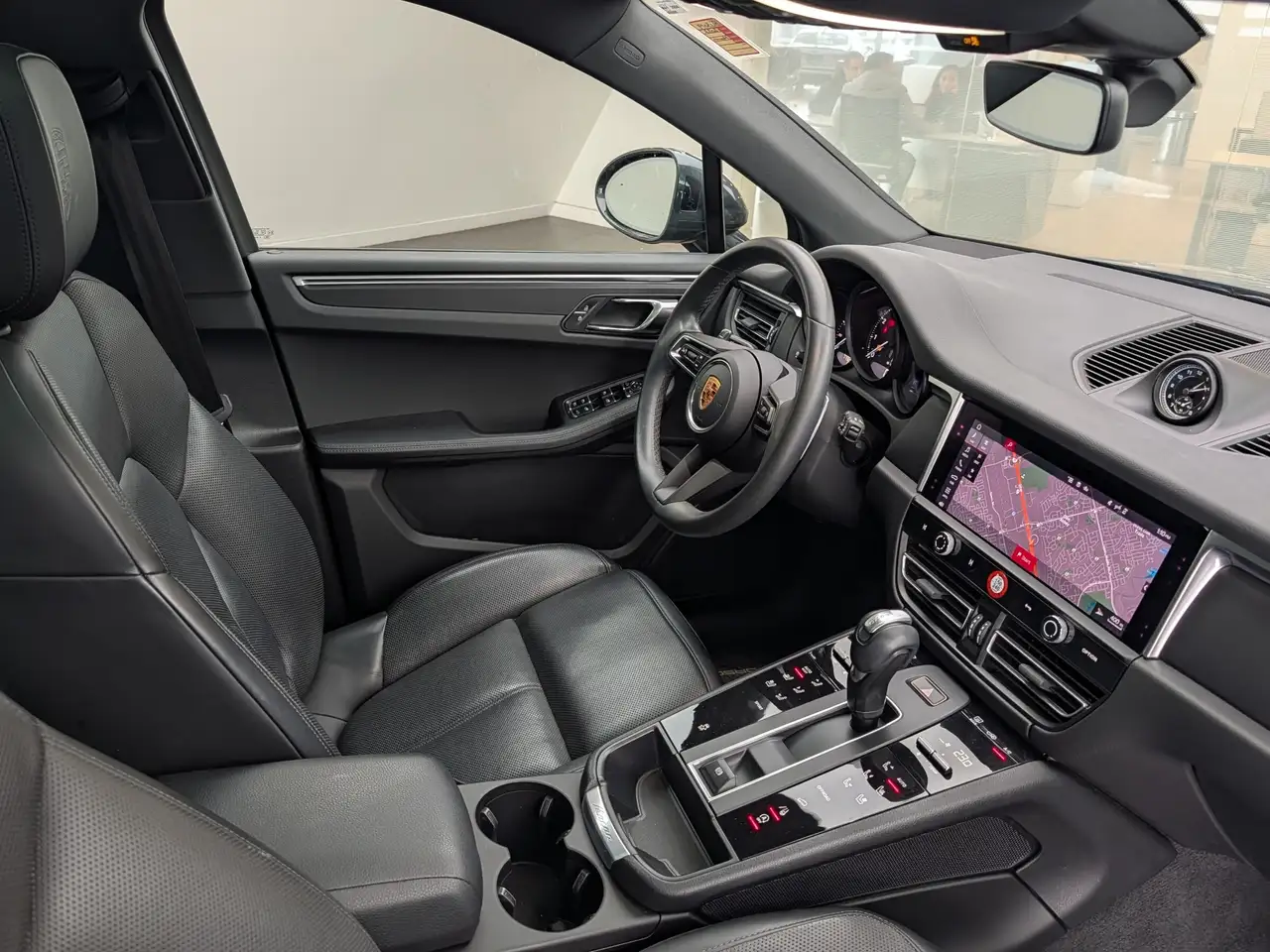 Porsche Macan снимка Porsche Macan