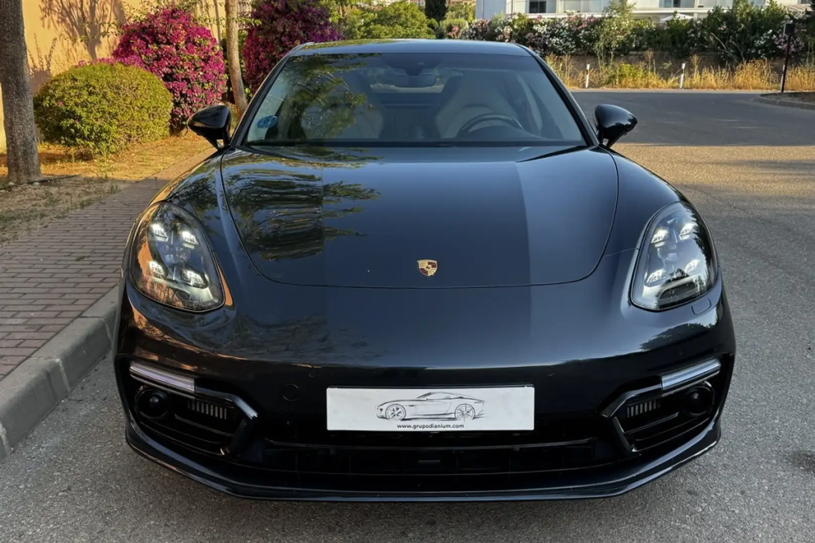 Porsche Panamera 4 e-Hybrid Gris - 2