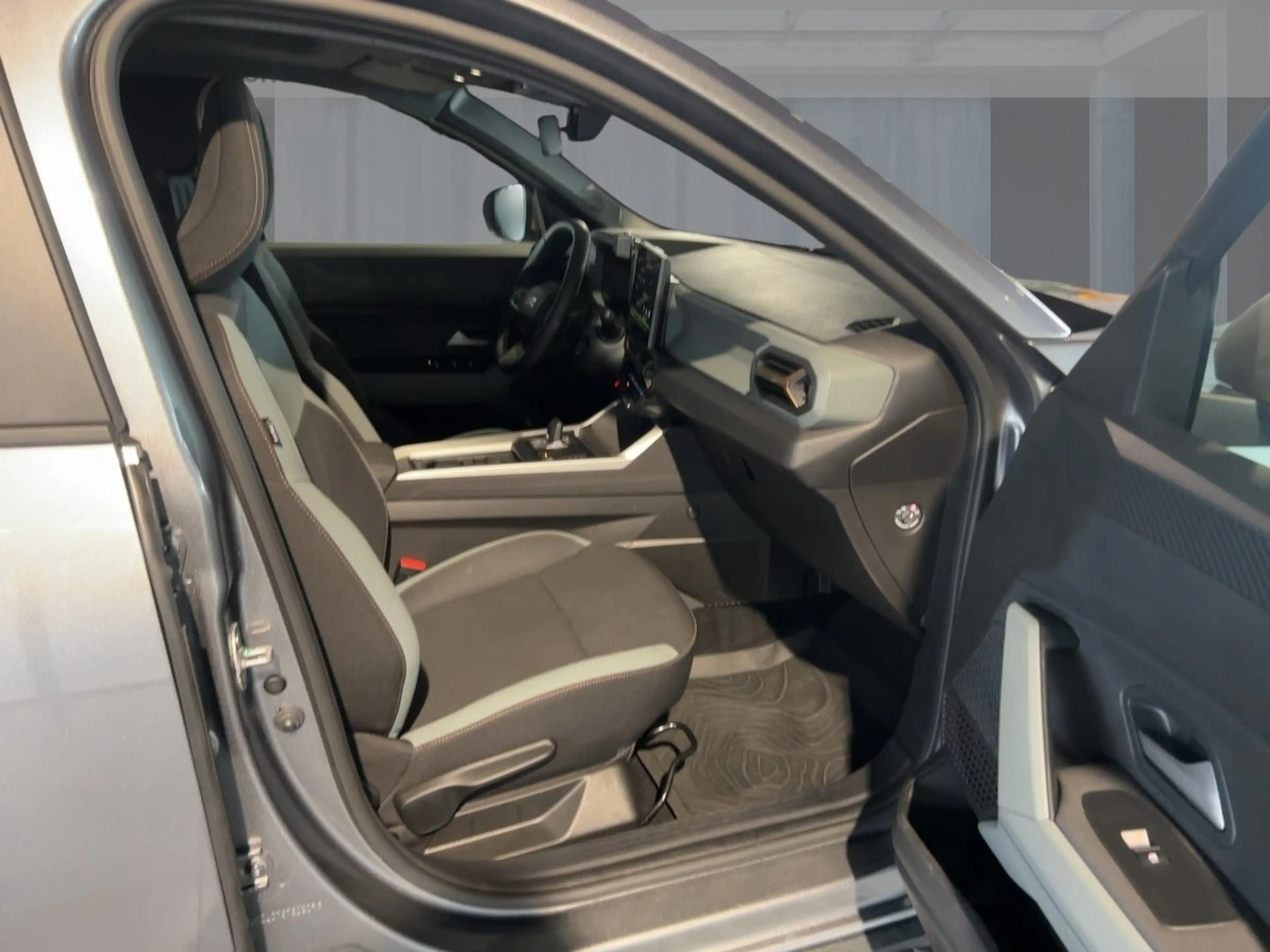 Dacia Bigster Extreme HYBRID 155 — photo 8