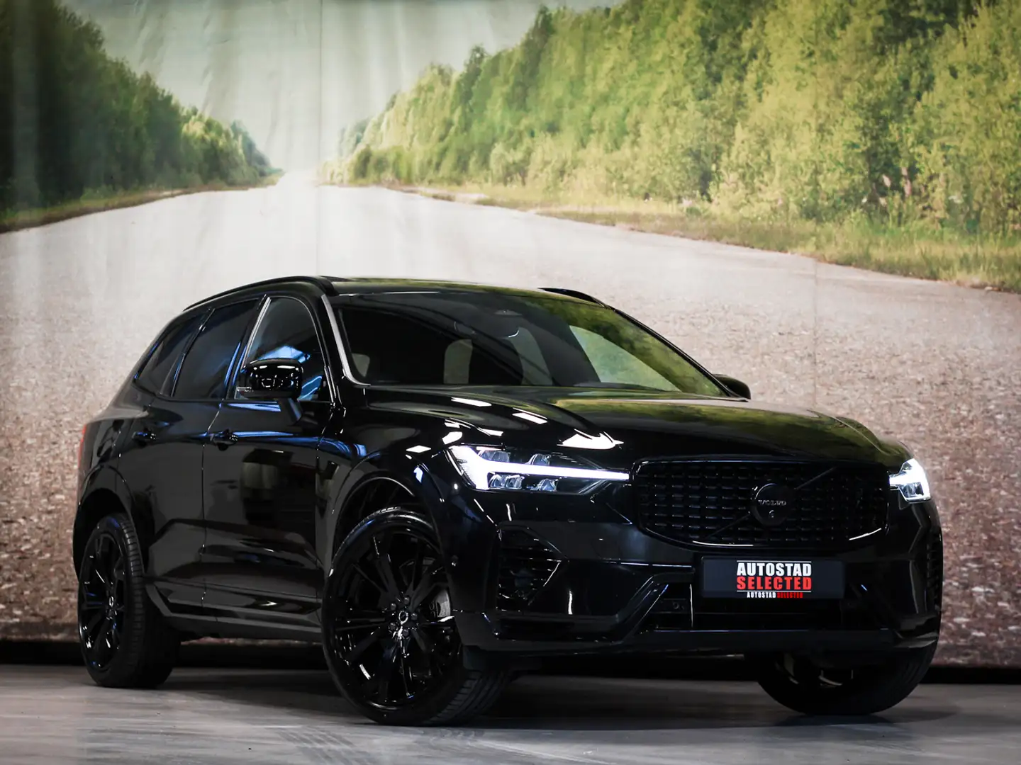 Volvo XC60 T8 Recharge Black Edition Plus Black - 1