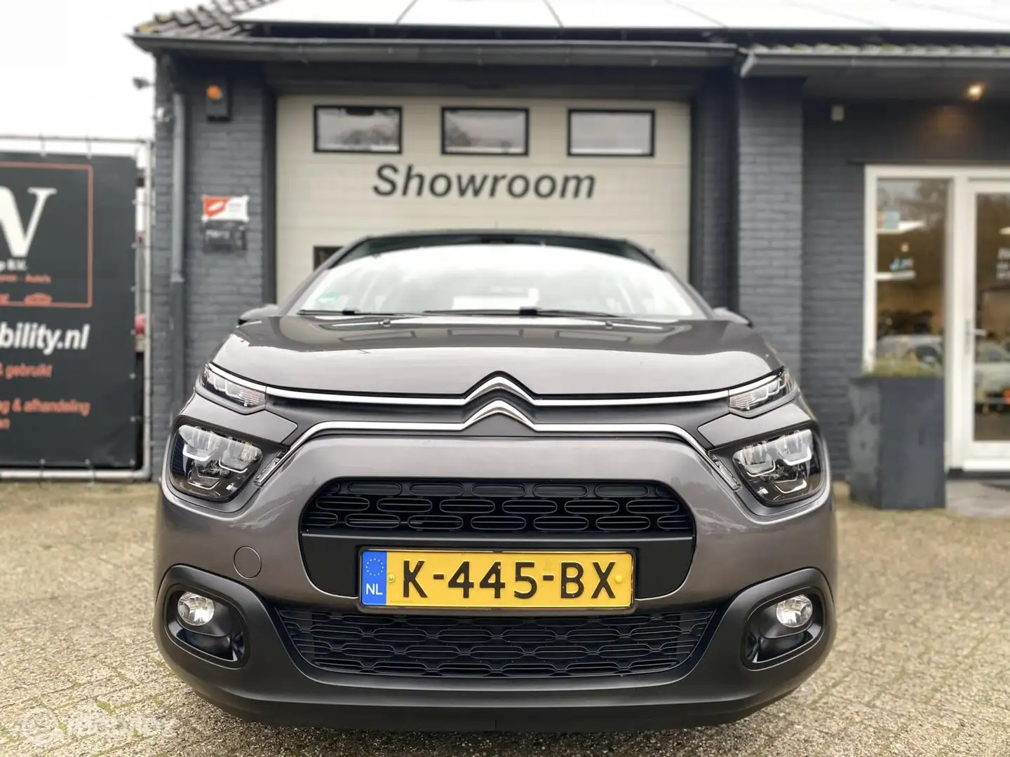 Citroen C3 1.2 PureTech *NAP*CRUISE*PARKEERSENSOREN*NAVI* Grijs - 2