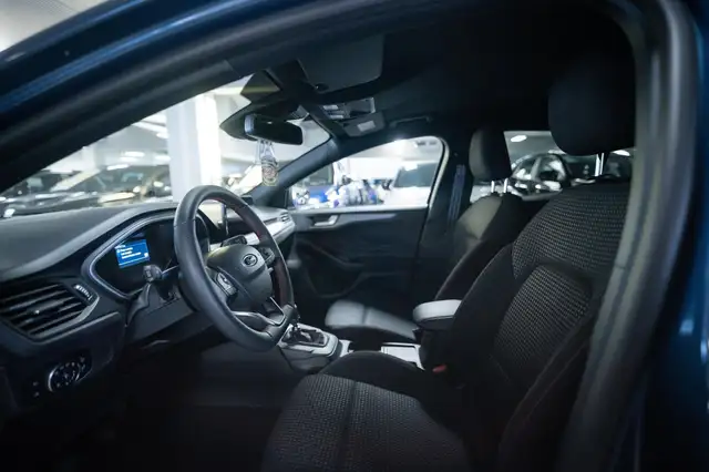 Ford Focus view 6