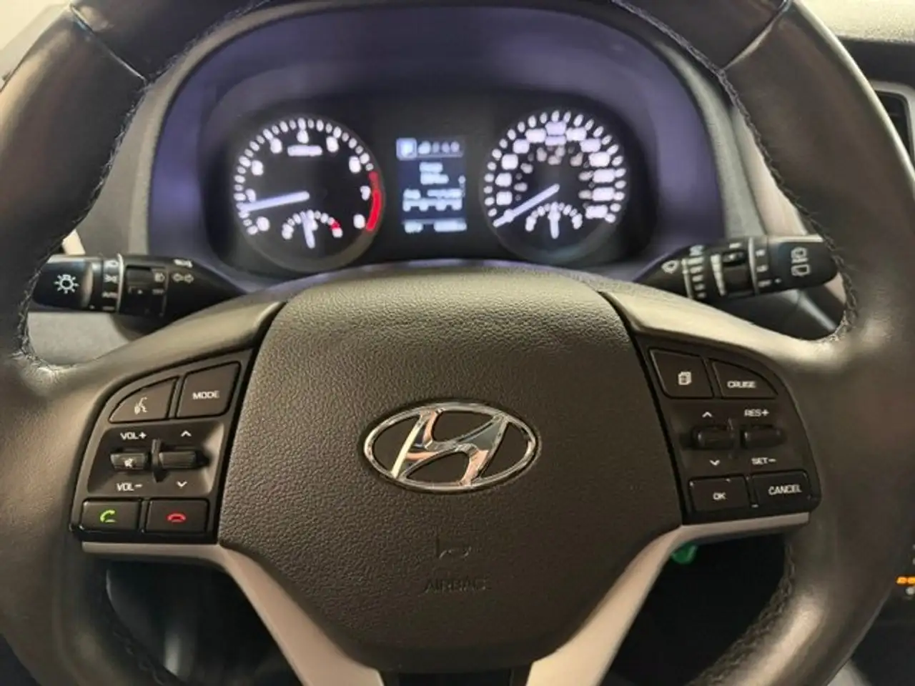 Hyundai TUCSON снимка Hyundai TUCSON