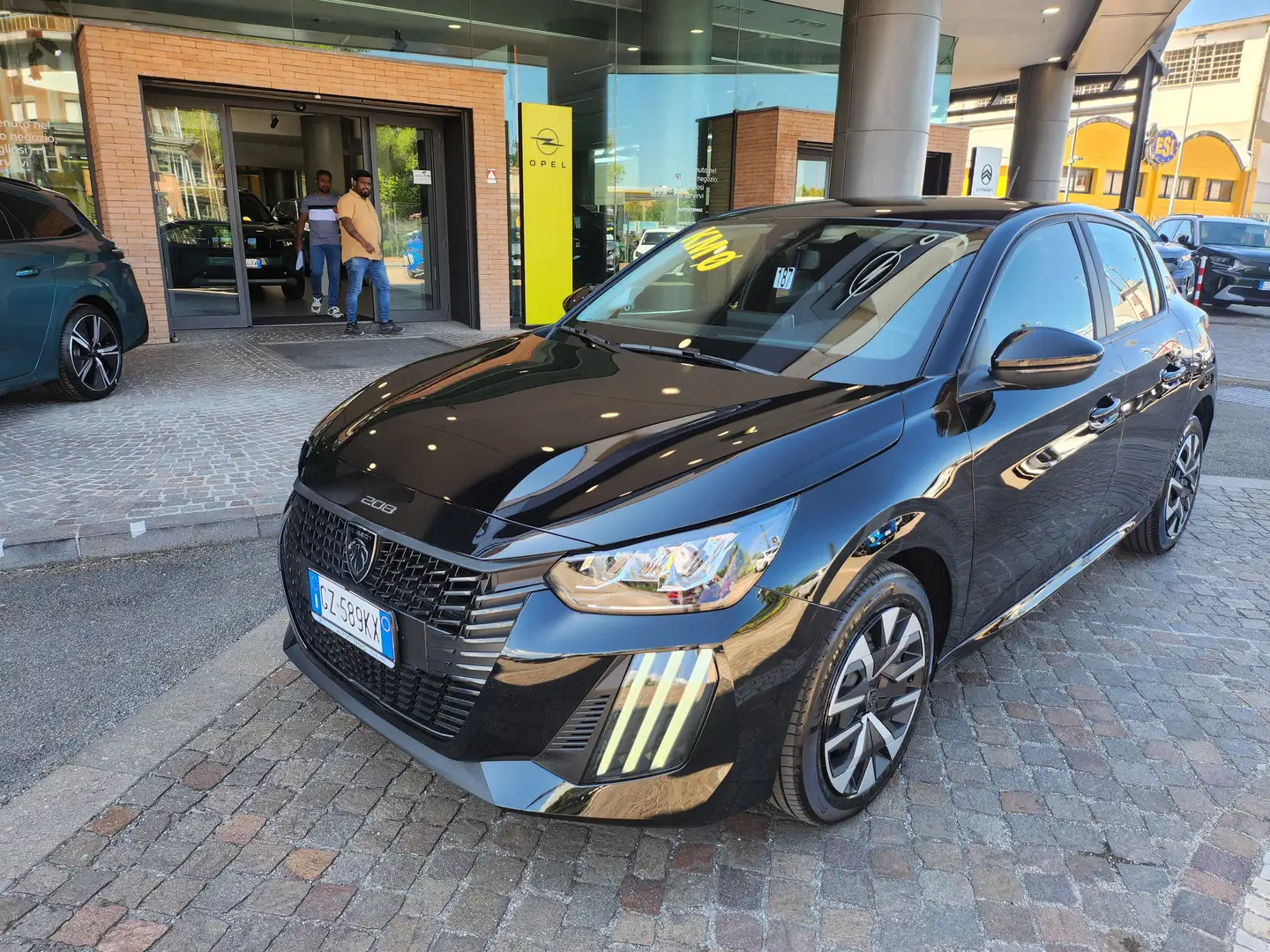 Peugeot 208 208 II 1.2 hybrid Style 100cv e-dcs 6 Noir - 1