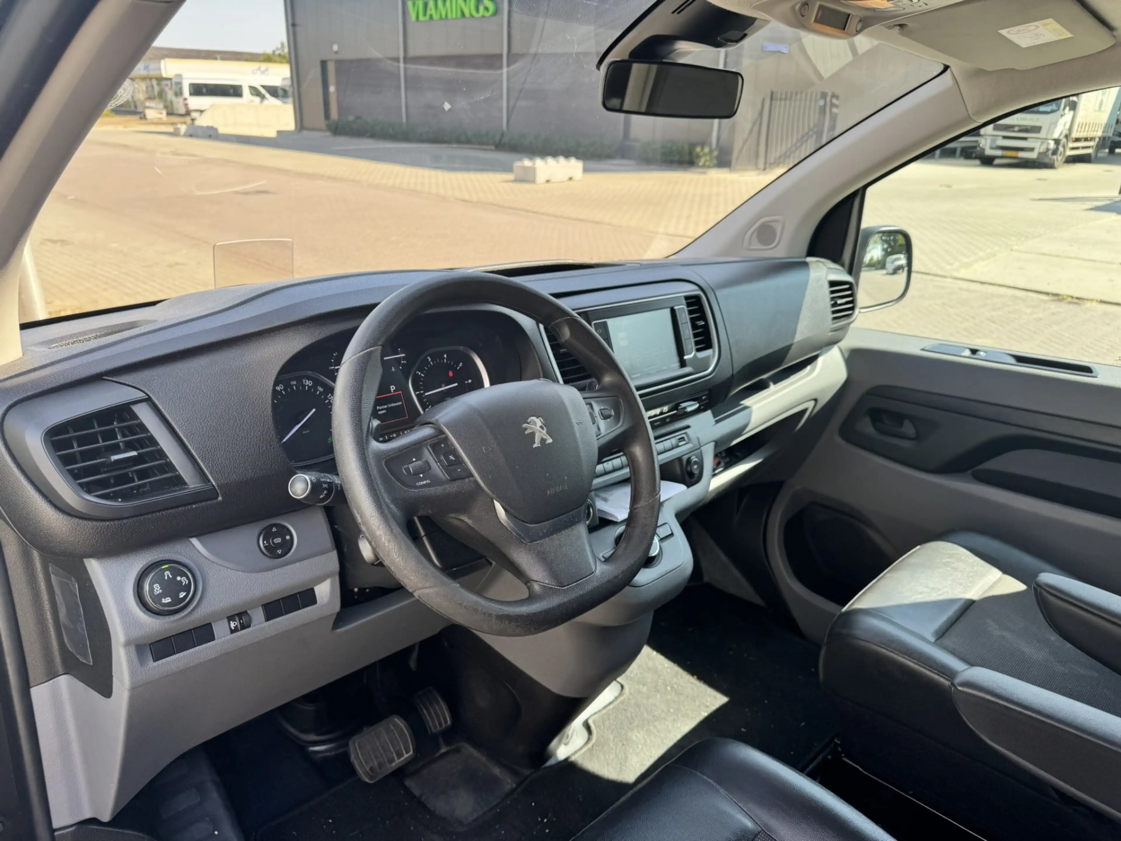 Peugeot Expert 2.0 BlueHDI 120 Compact Premium*Navigatie*Camera*E — photo 10