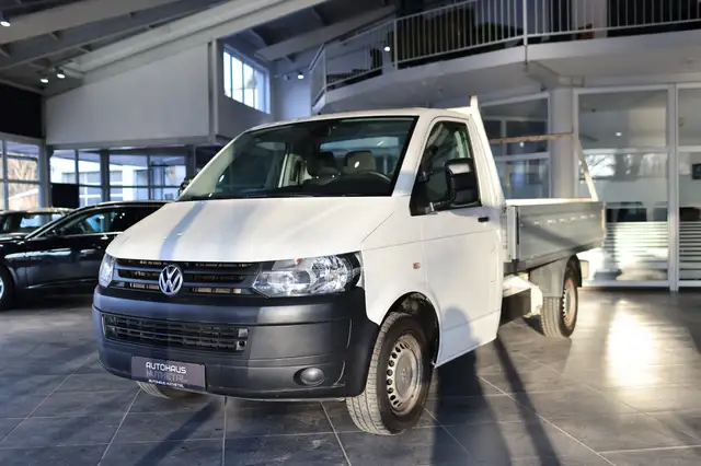 Volkswagen T5 view 3
