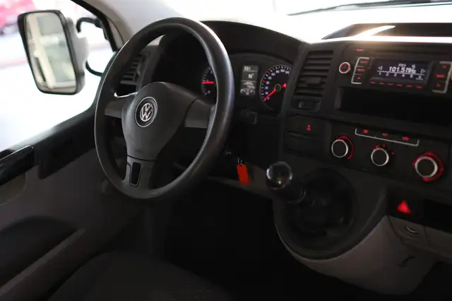 Volkswagen T5 view 8