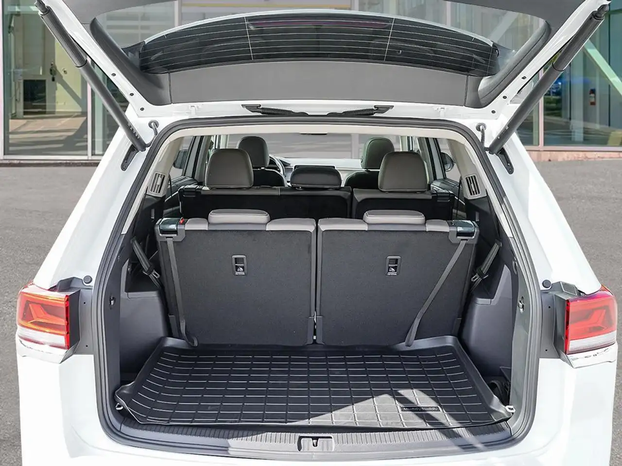 Volkswagen Atlas снимка Volkswagen Atlas