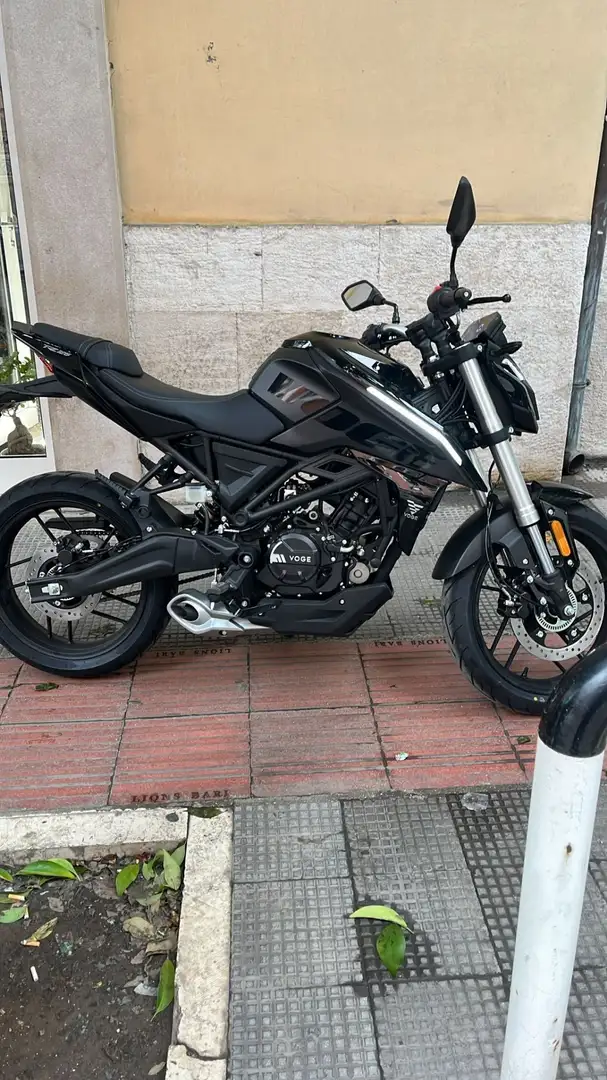 Voge R125 Nero - 1