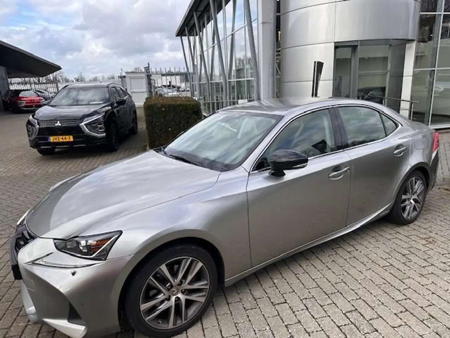 Lexus IS 300 300h Hybrid Sport Edition, 17", dealer onderhouden Grau - 2