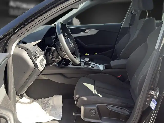 Audi A4 view 15