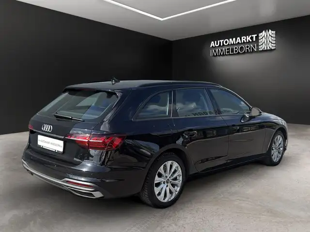 Audi A4 view 8