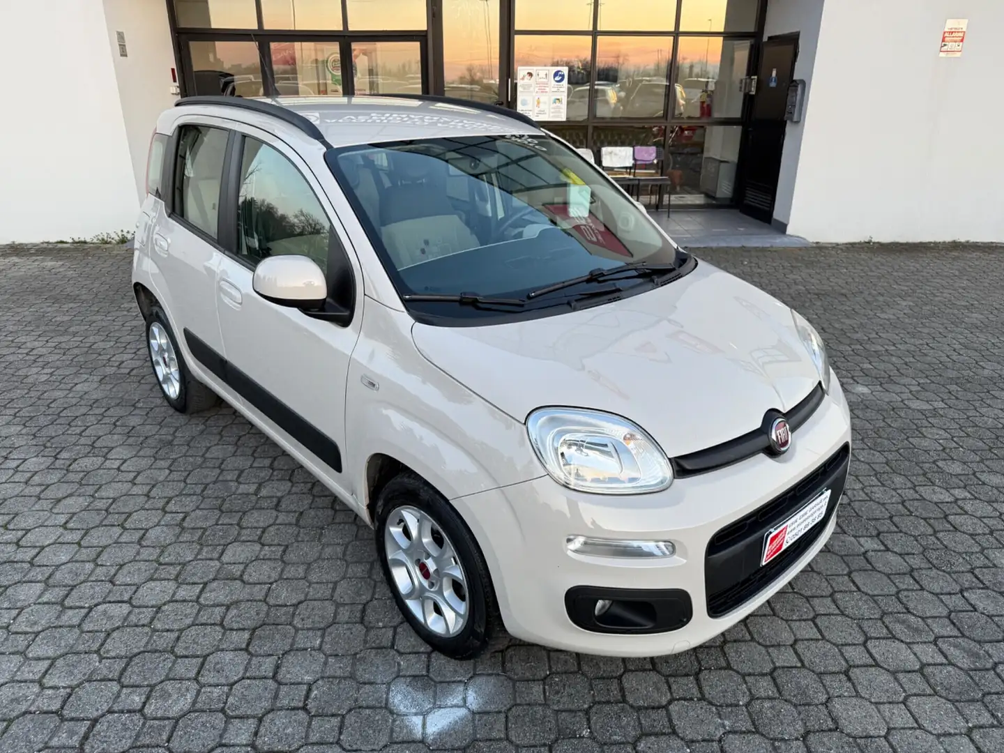 Fiat Panda 0.9 TwinAir Turbo Natural Power Easy Beige - 2