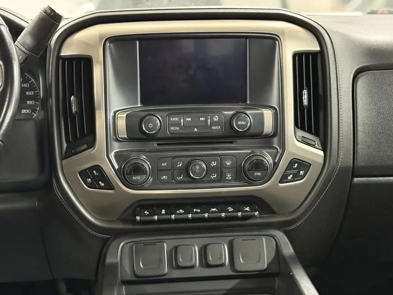 GMC Sierra 1500 снимка GMC Sierra 1500
