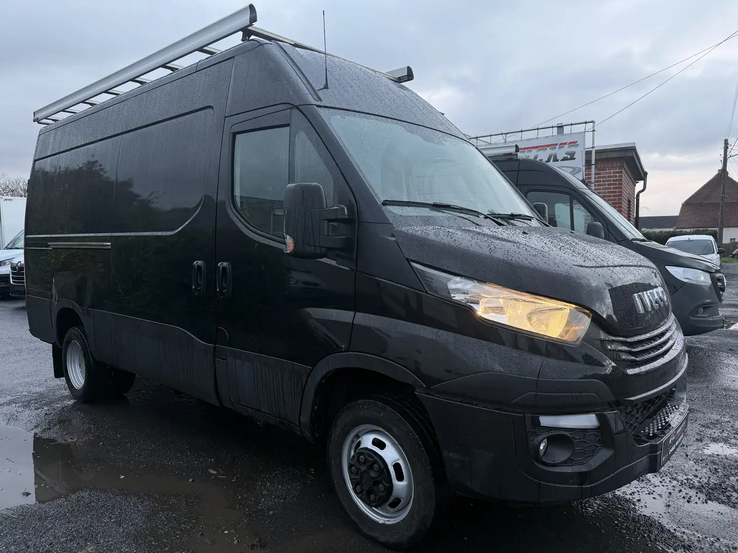 Iveco Daily 3.0 180 cv Roues jumellés automatique Noir - 1