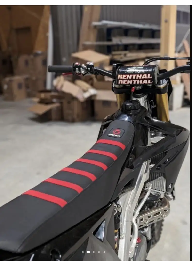 Suzuki RMZ 450 Negro - 2
