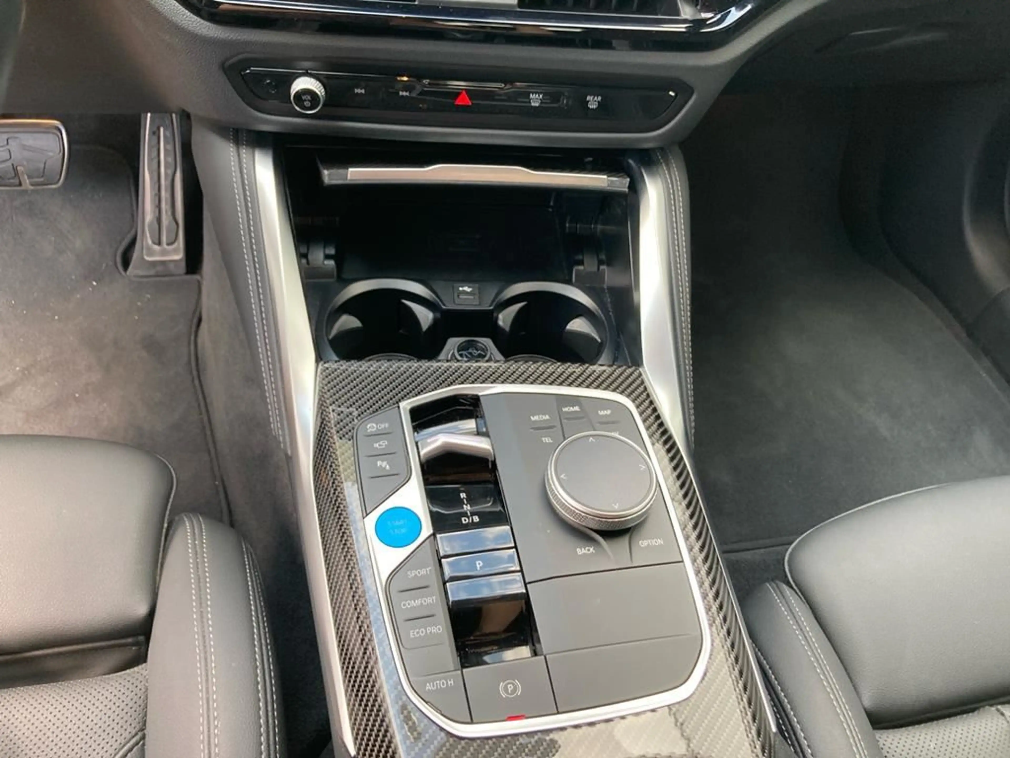 BMW i4 M Sport Pro — photo 12