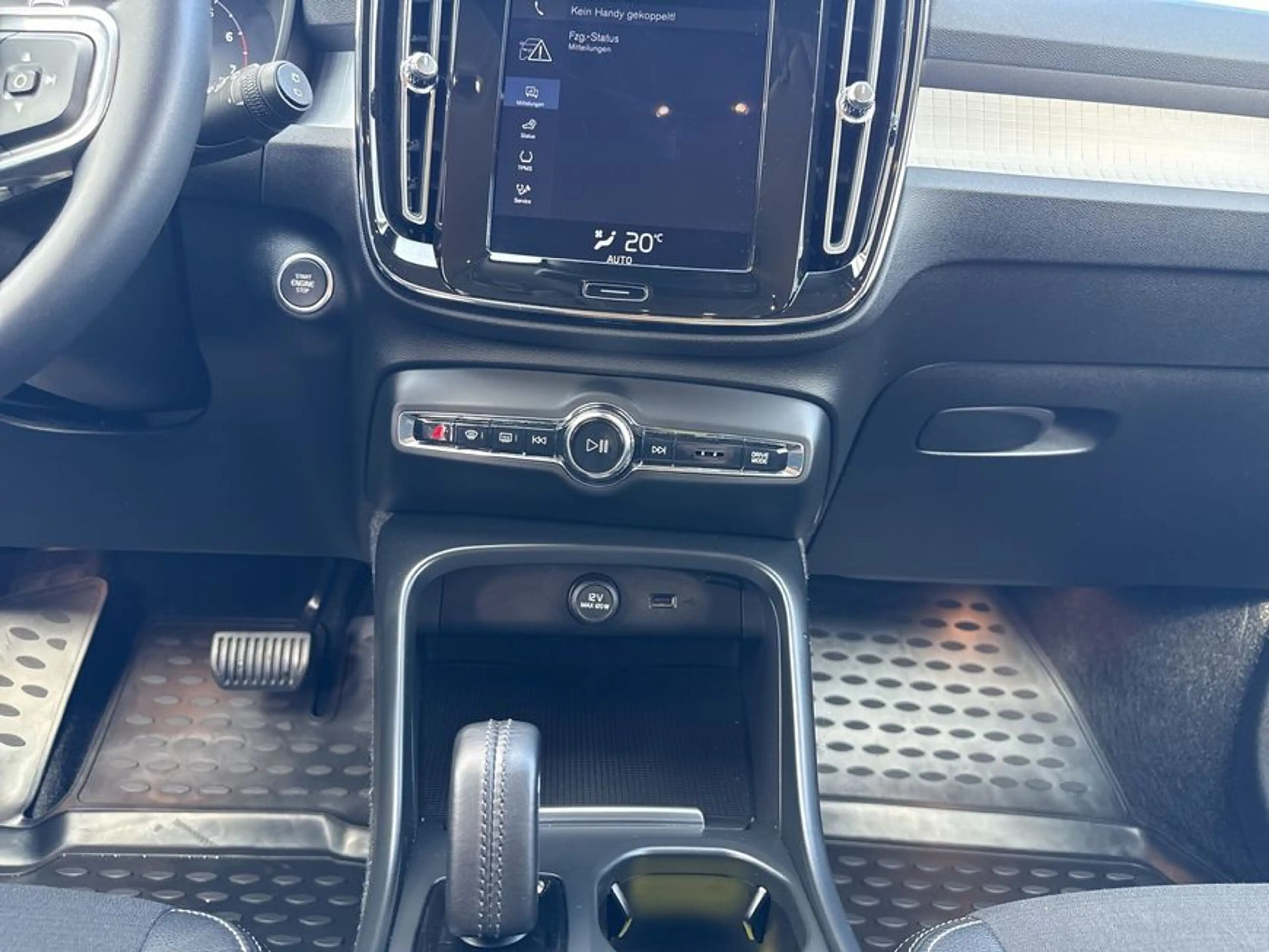 Volvo XC40 XC40 T4 Geartronic Momentum — photo 14