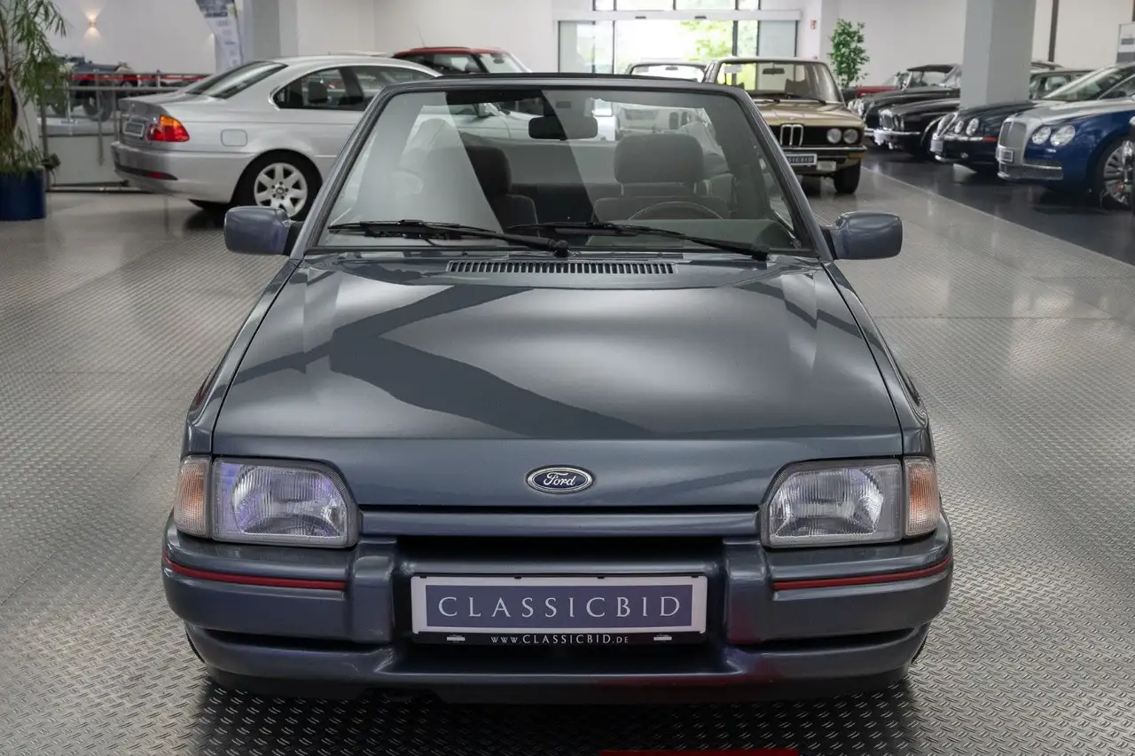 Ford Escort XR3i Cabrio, foto 3