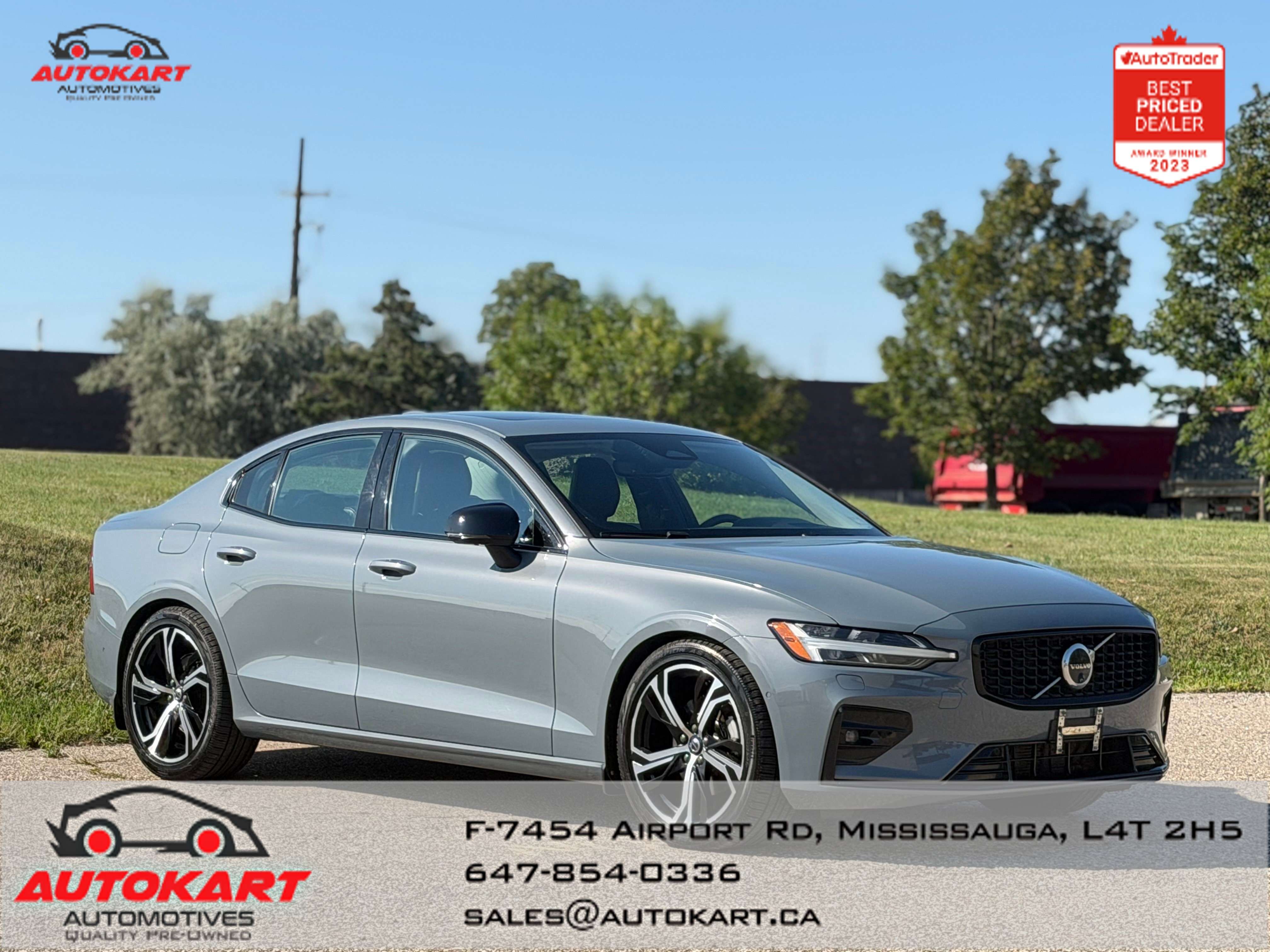 2024 Volvo S60 B5 AWD Plus Dark Theme