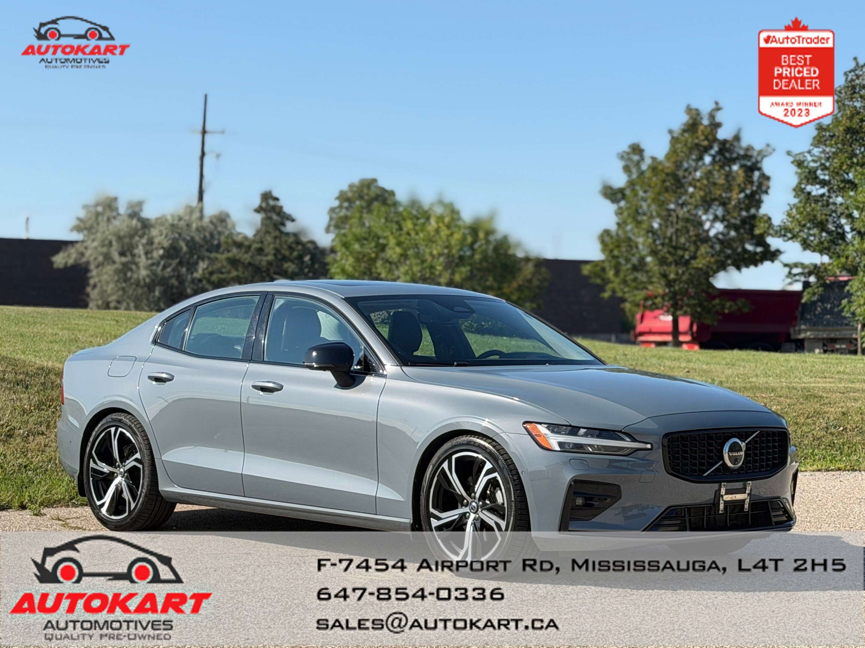 2024 Volvo S60 B5 AWD Plus Dark Theme