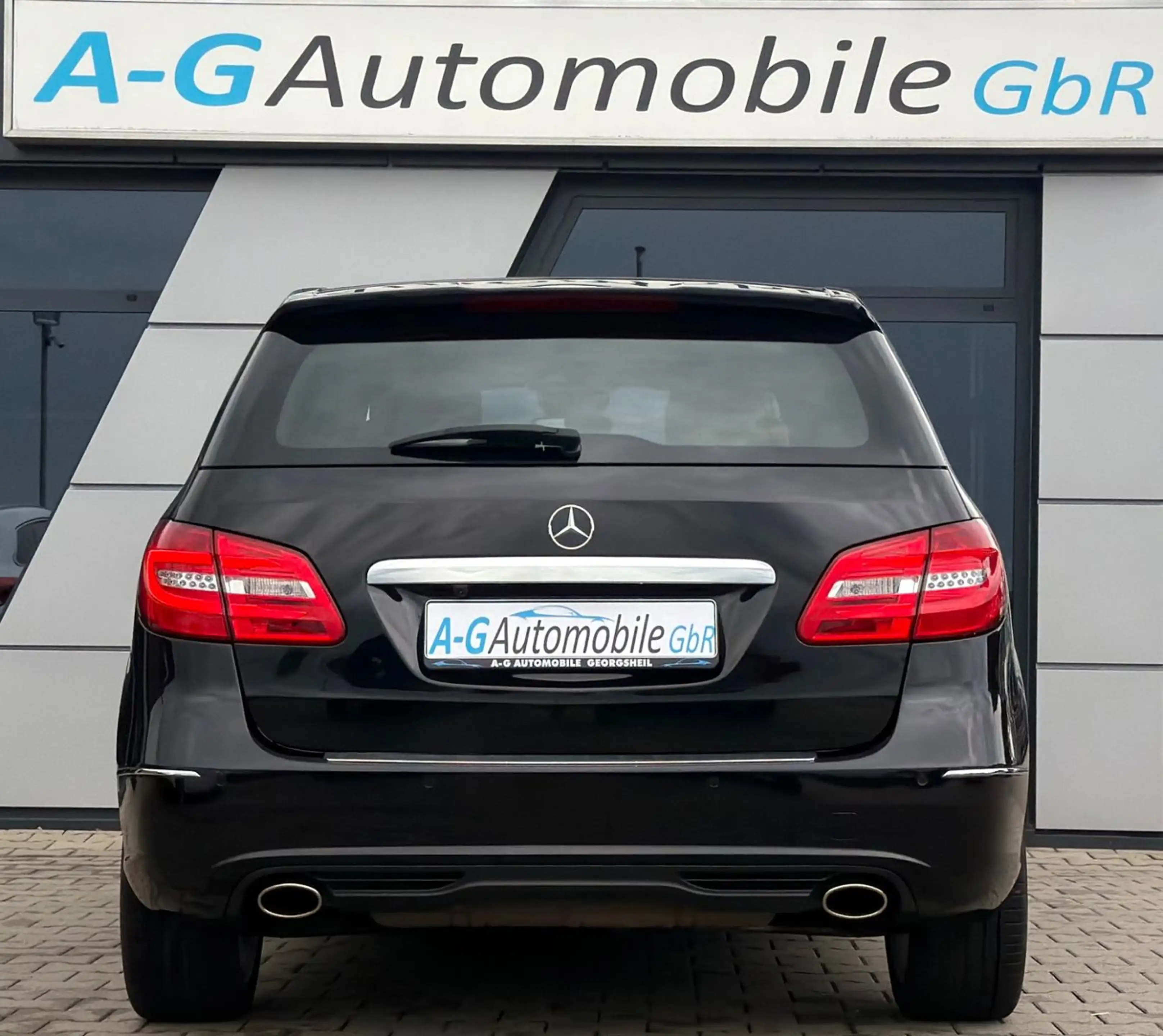Mercedes-Benz B 200 AUTOMATIK PANORAMA DISTRONIC SCHECKHEFT — photo 7
