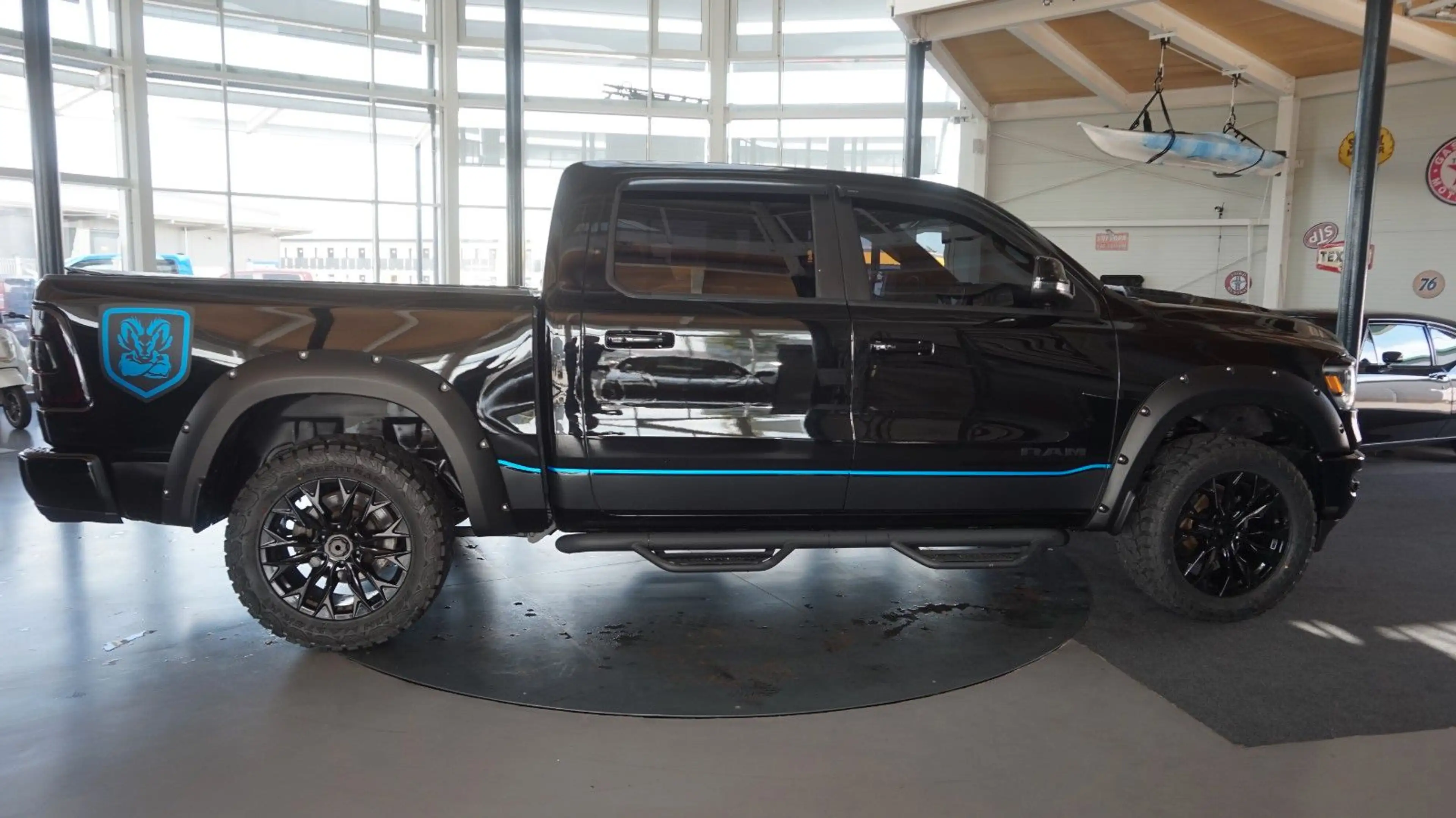 Dodge RAM 1500 HEMI *e Torque*AHK*Crew-Cab*4x4*Alu20* — photo 3