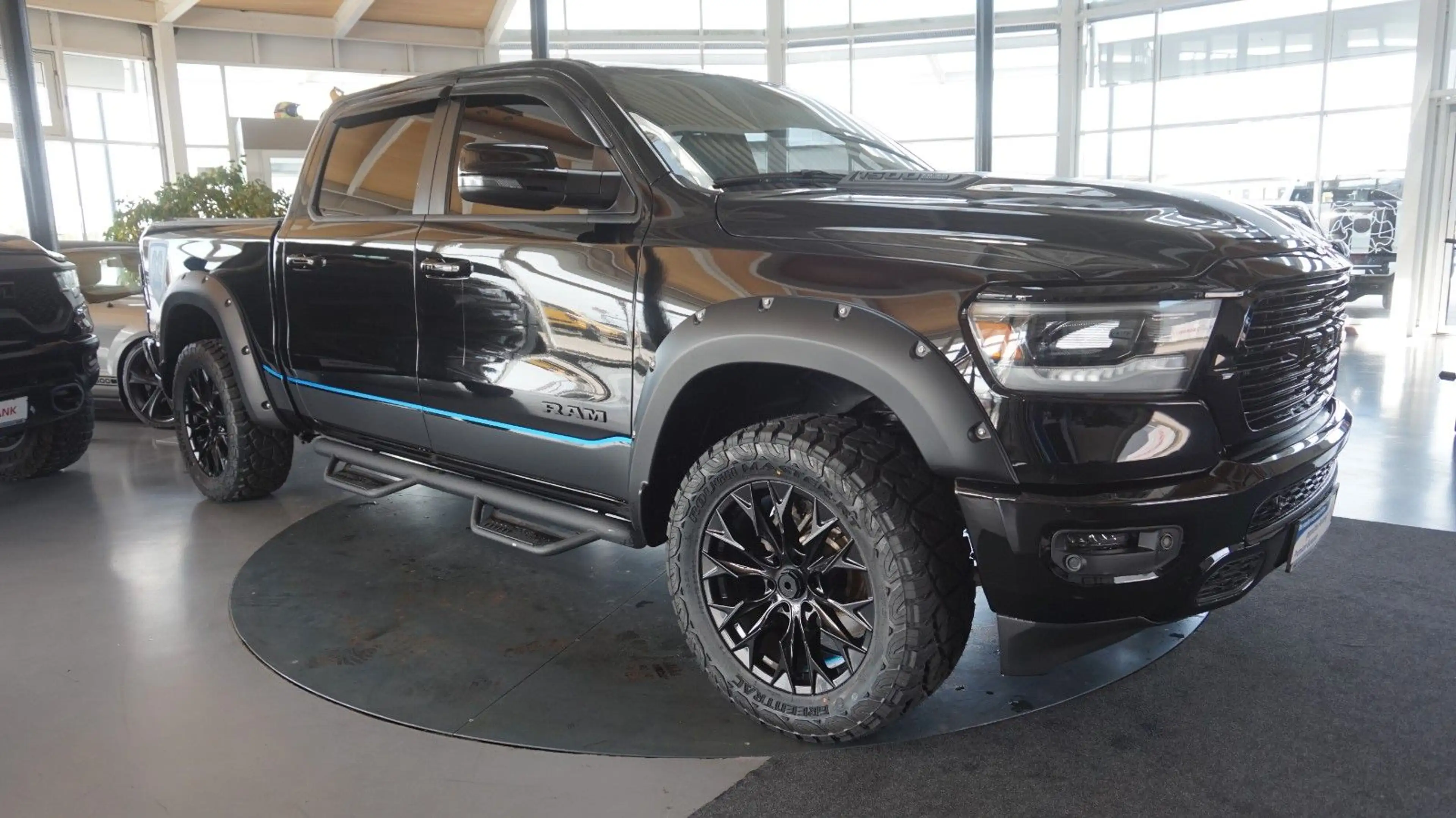 Dodge RAM 1500 HEMI *e Torque*AHK*Crew-Cab*4x4*Alu20* — photo 4