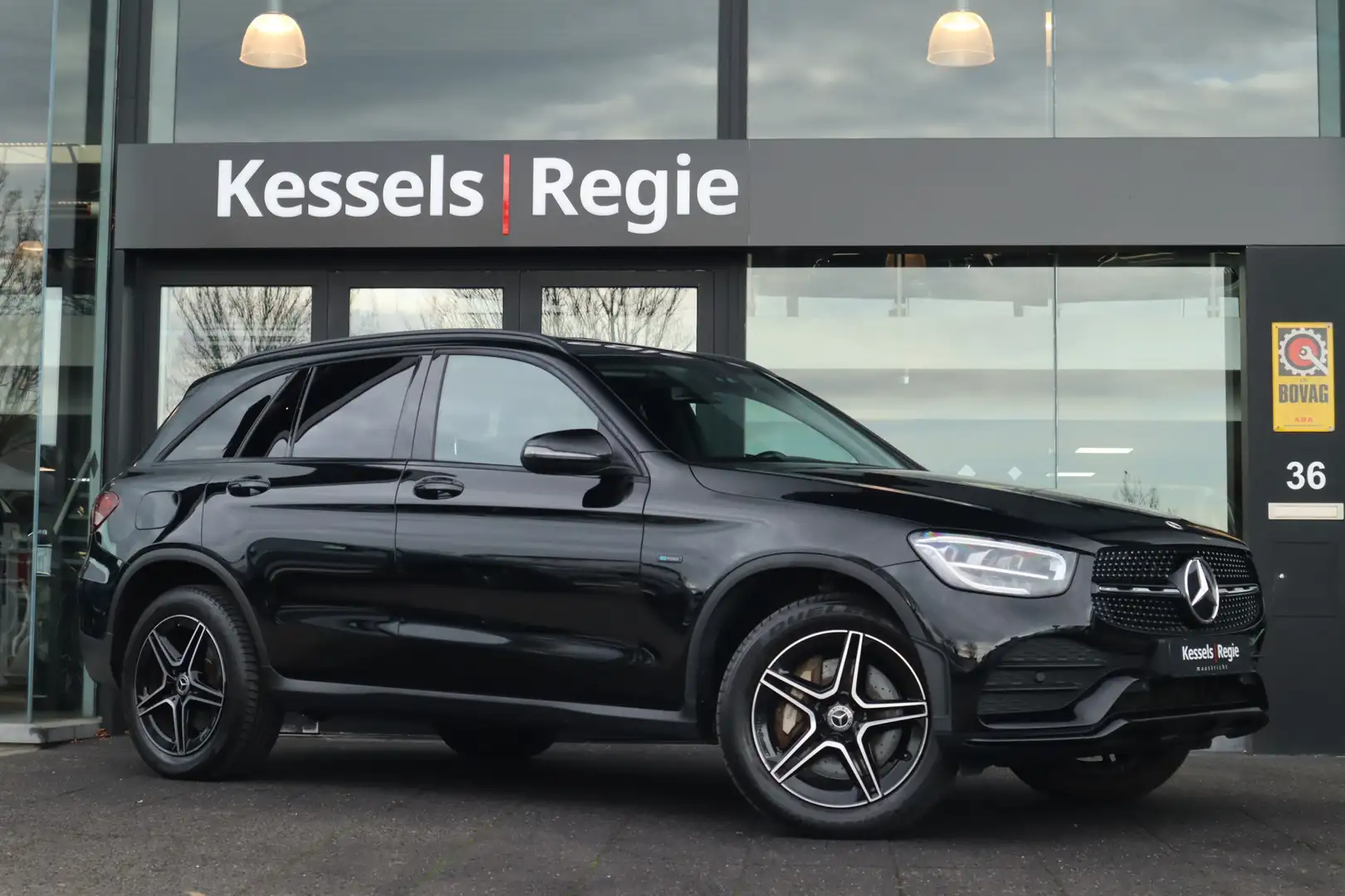 Mercedes-Benz GLC 300 300e 4MATIC AMG Night Camera CarPlay 19” Stoelverw Noir - 2