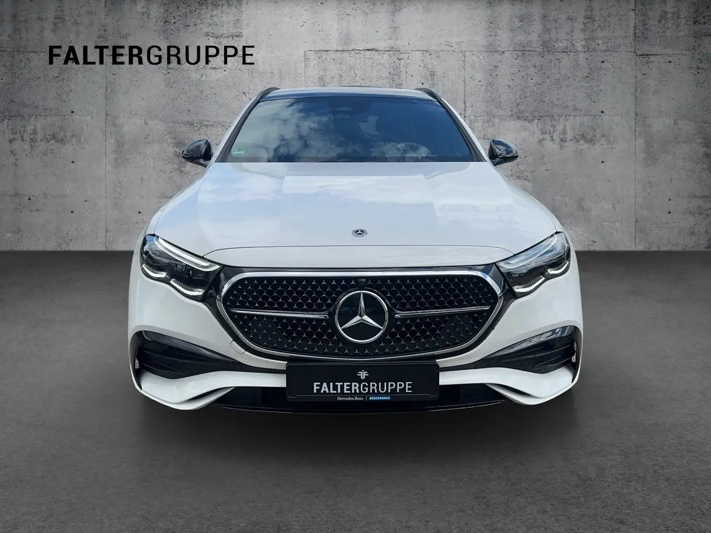 Mercedes-Benz E 220 E 220d T AMG+NIGHT+360°+DISTRO+PANO+AHK+EDW+KEYG Weiß - 2