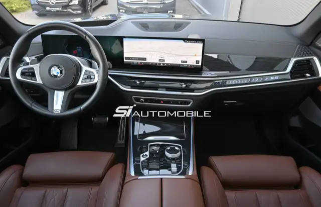 BMW X5 view 11