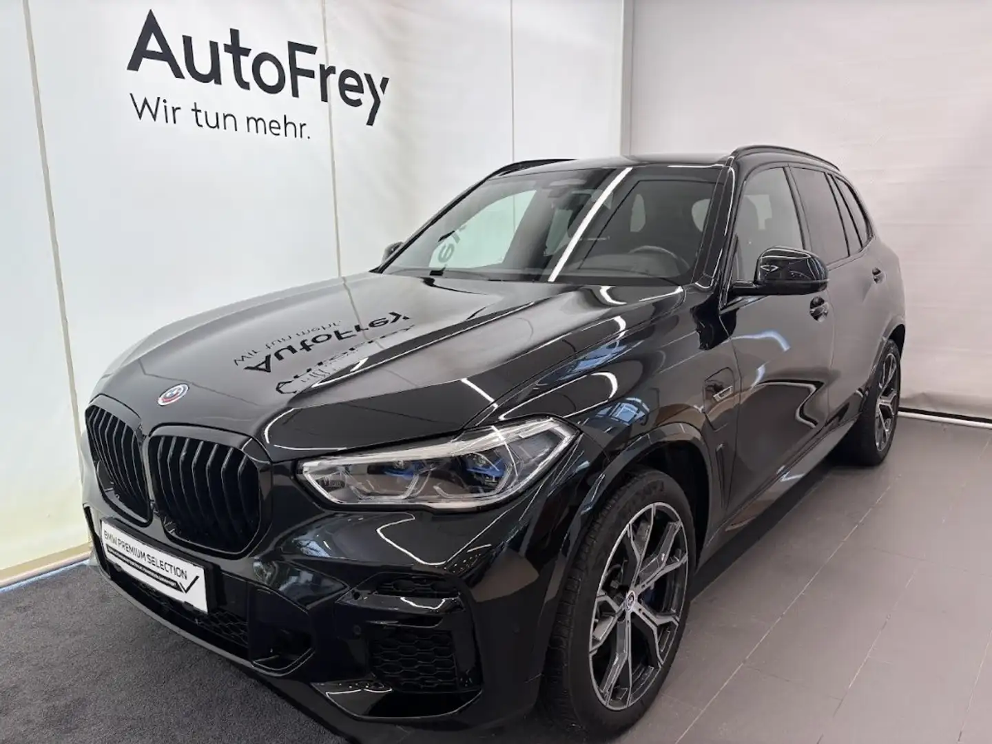 BMW X5 xDrive45e Schwarz - 1