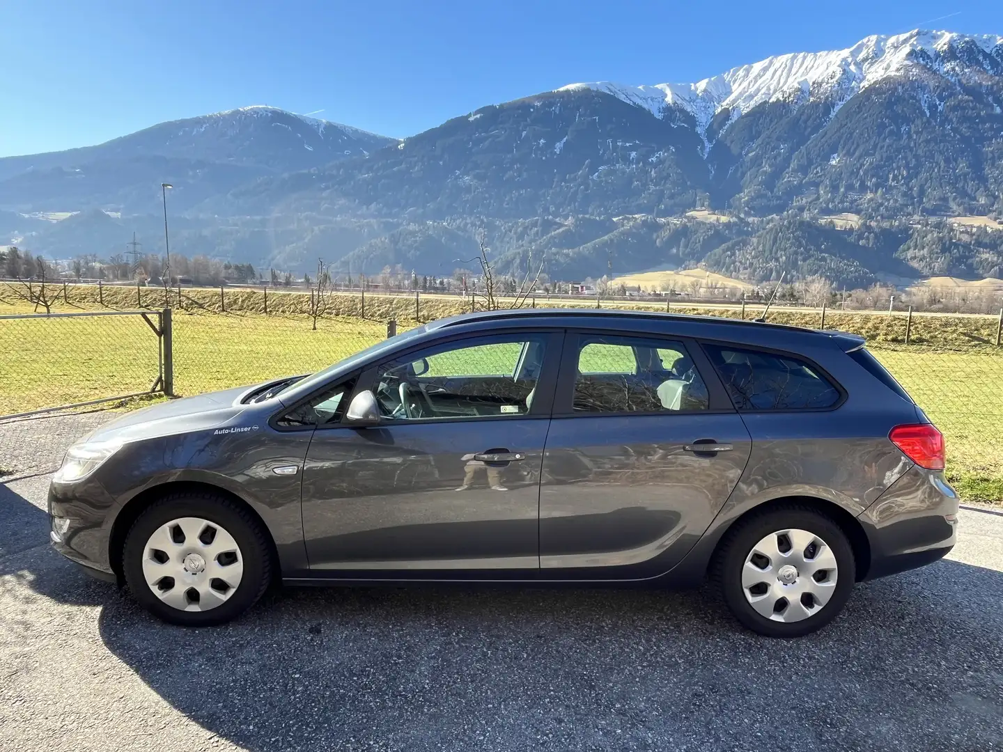 Opel Astra ST 1,4 Turbo Ecotec Edition Grau - 1