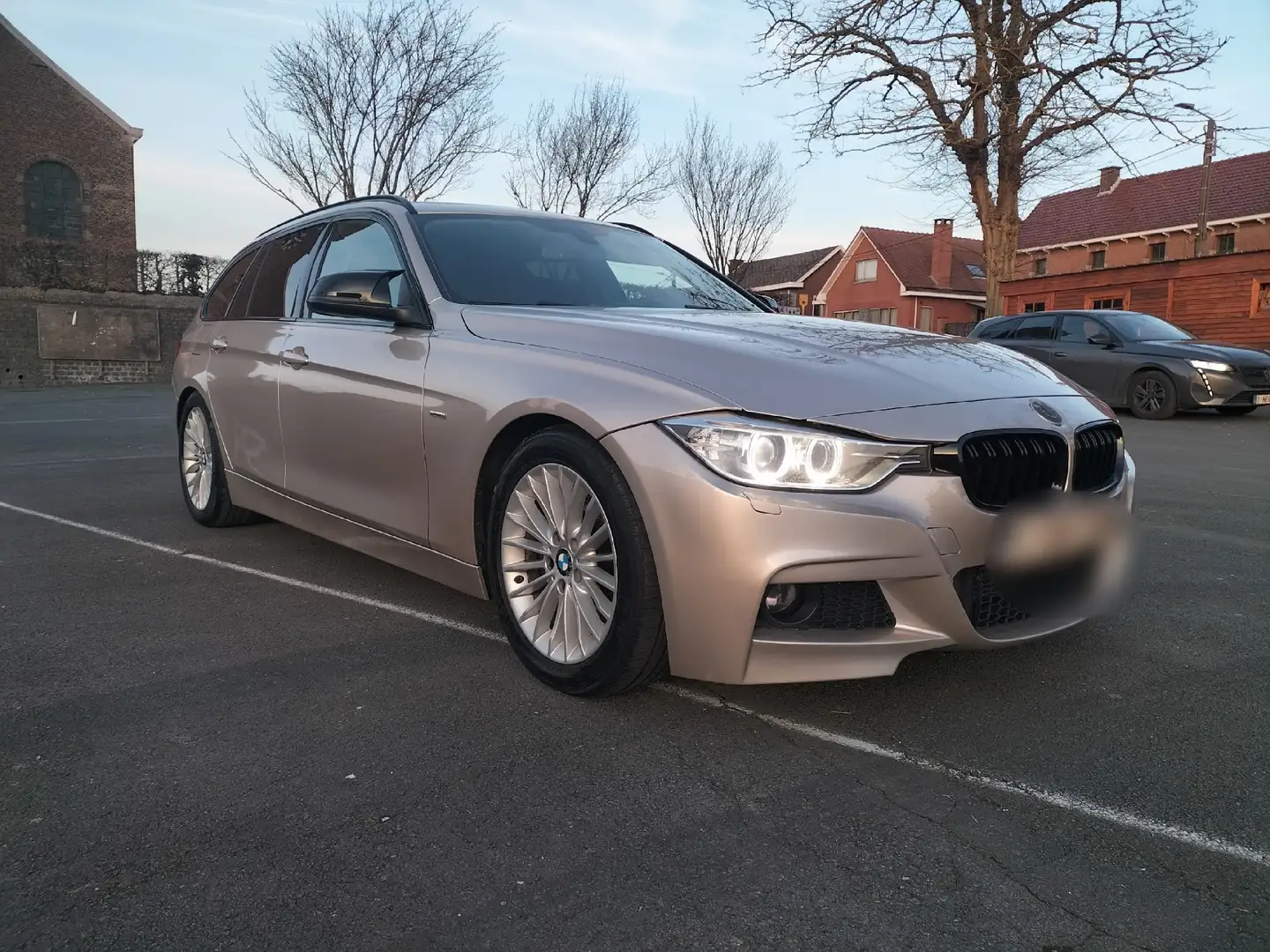 BMW 318 Touring 318d 143 ch Luxury - 1