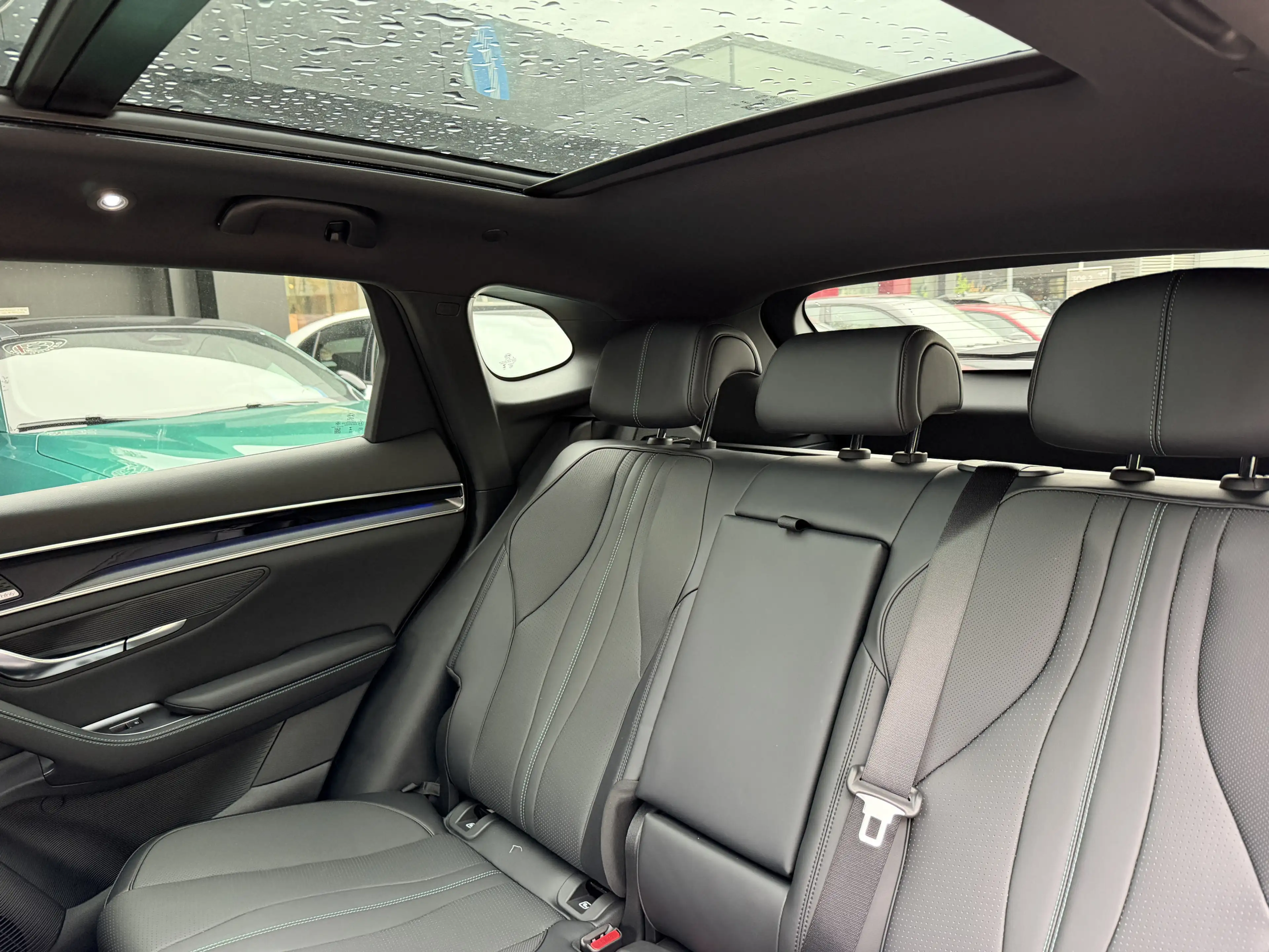 BYD Seal DM-i | Comfort | Plug In Hybrid | Pano 18,3 kWh 36 — photo 12