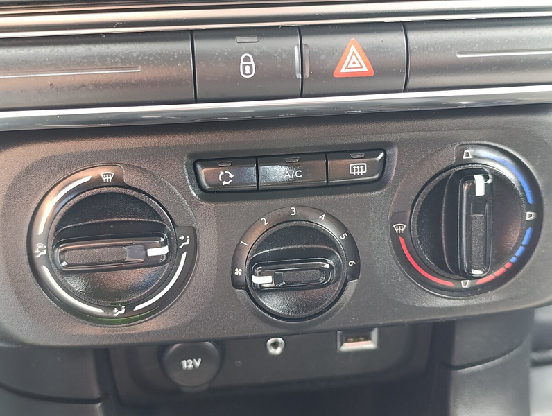 Citroen C3 1.6 BlueHDi 75 FAP Feel Start&Stop — photo 12