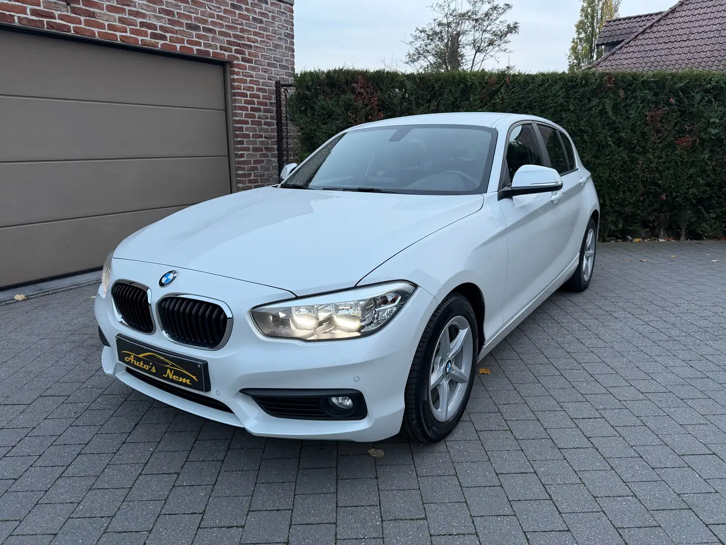 BMW 116 116d Urban Line,GARANTIE,AIRCO,CRUISE,NAVI,PDC,USB Blanc - 1