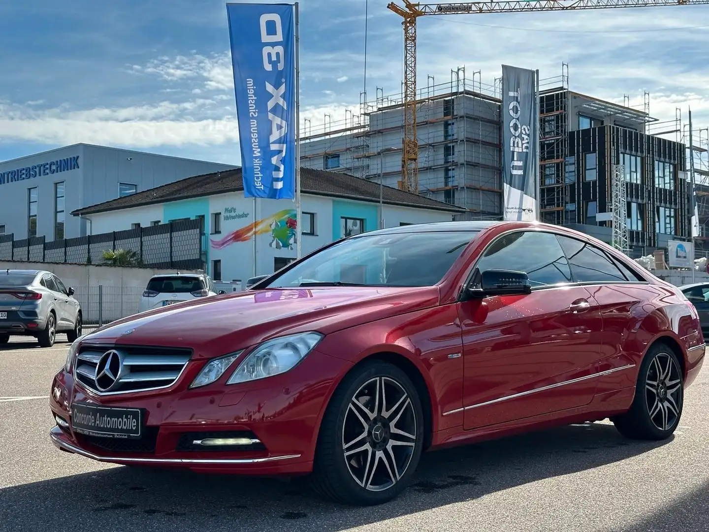 Mercedes-Benz E 350 E -Klasse Coupe E 350 CGI BlueEfficiency Rot - 1