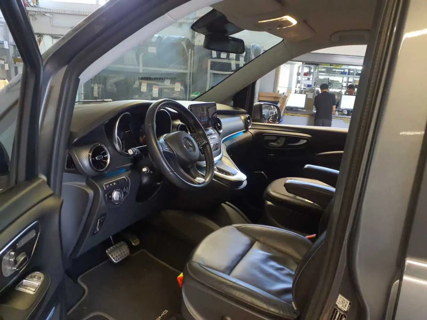 Mercedes-Benz V 300 d Avantgarde Edition 4M lang AHK PAN STHZ Gris - 2