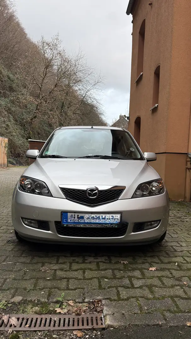 Mazda 2 1.4 Active (59kW) Grau - 1