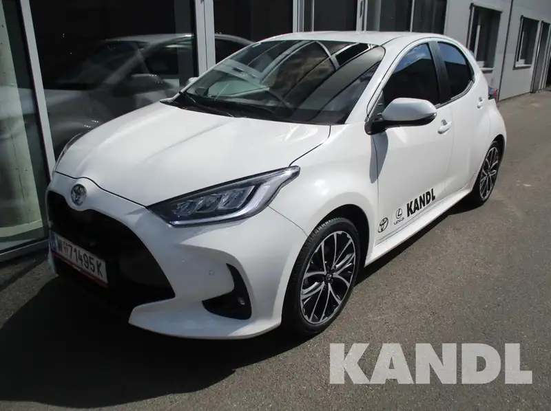TOYOTA Yaris