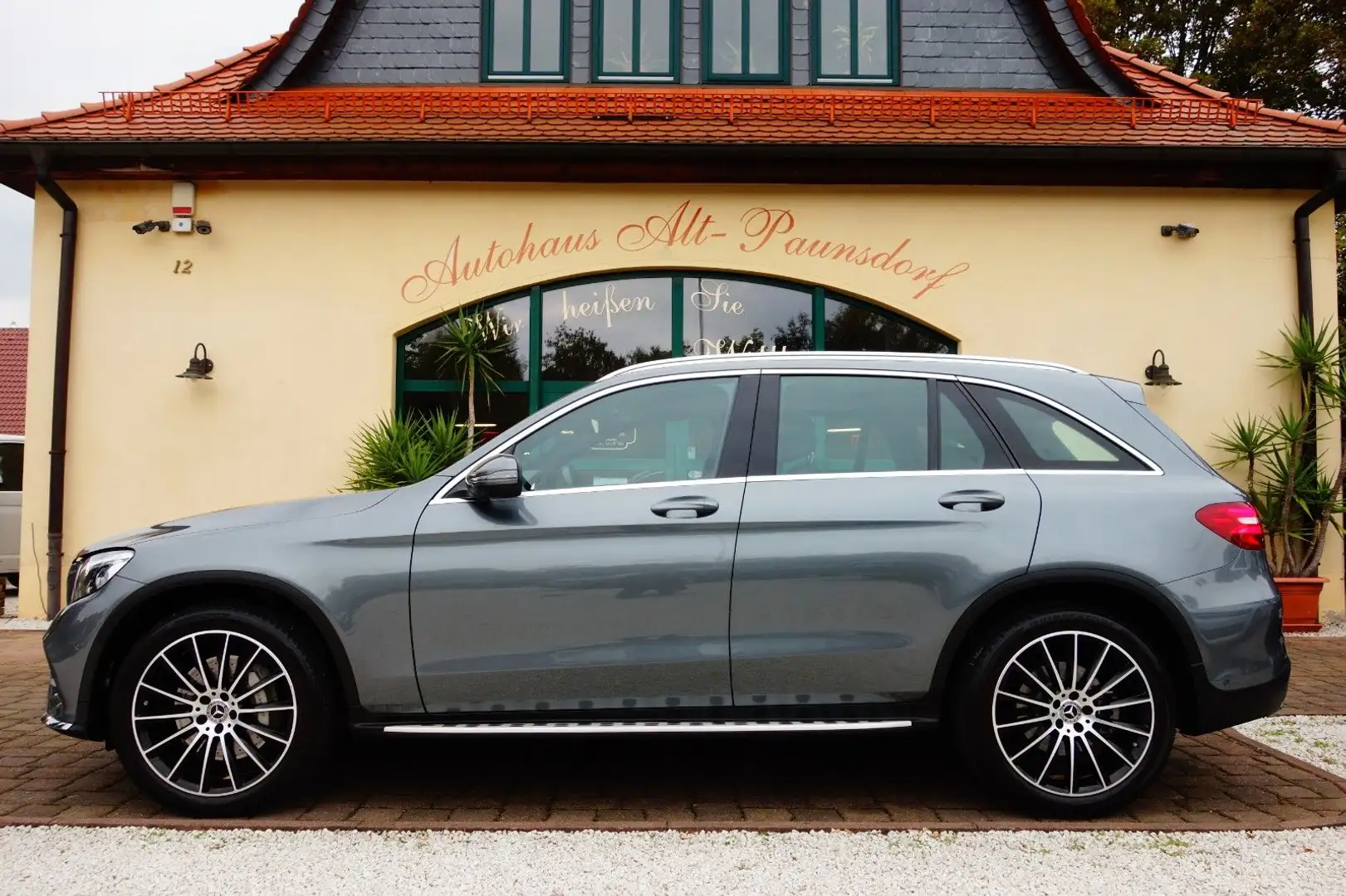 Mercedes-Benz GLC 350 d 4Matic AMG-Line,Spur,Navi,360°Cam. Grau - 2