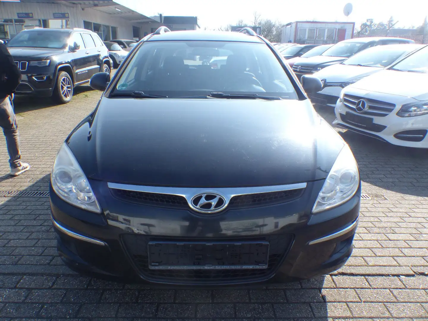 Hyundai i30 cw Edition+ 2.Hand Klima Allu AHK Schwarz - 2