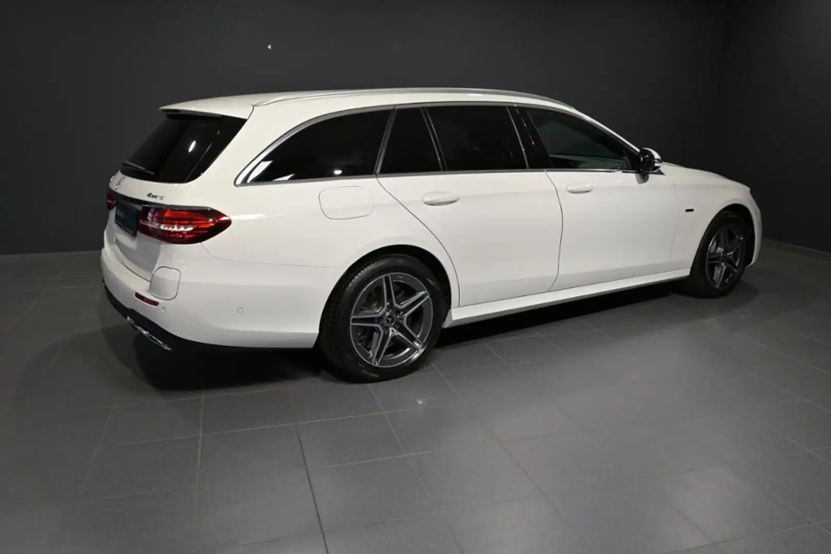 Mercedes-Benz E 300 de 4M T AMG/SD/NAVI/LED/TOTW/SHZ/KAMERA Blanc - 2