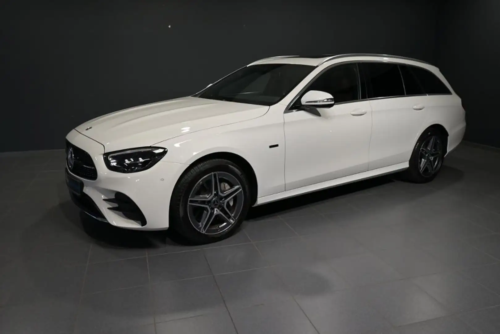 Mercedes-Benz E 300 de 4M T AMG/SD/NAVI/LED/TOTW/SHZ/KAMERA Blanc - 1