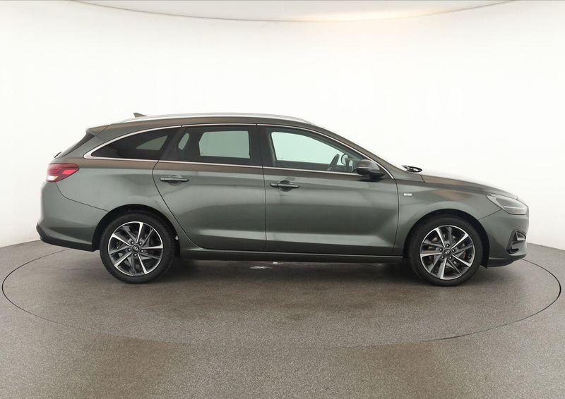 Hyundai i30 Kombi 1.5 T-GDI DCT Prime LED Navi ACC Kam — photo 4