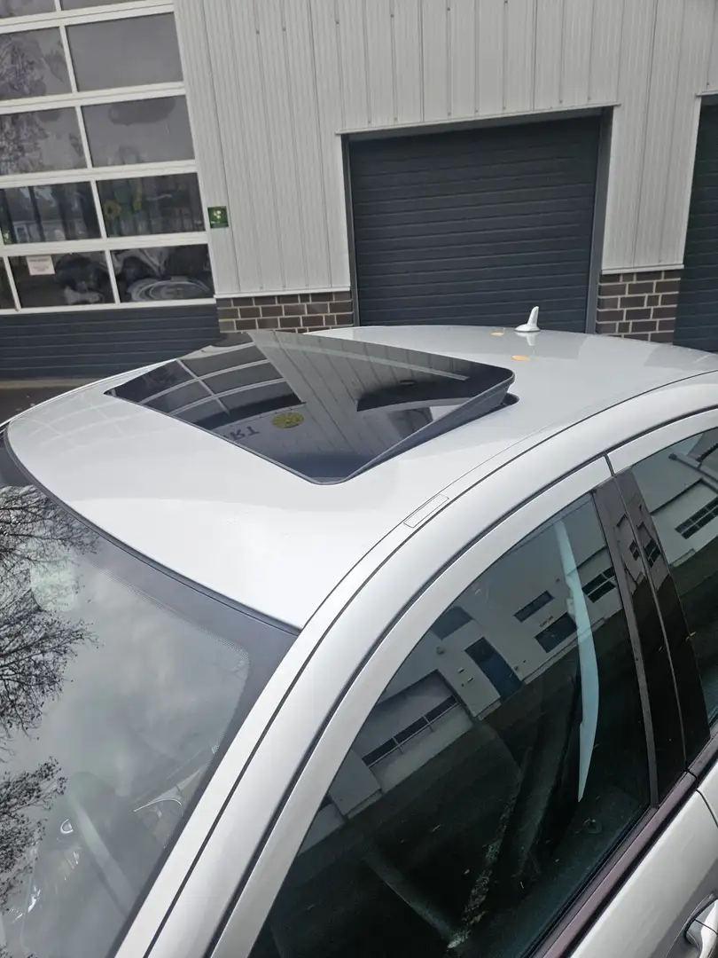 Mercedes-Benz 320 - 2