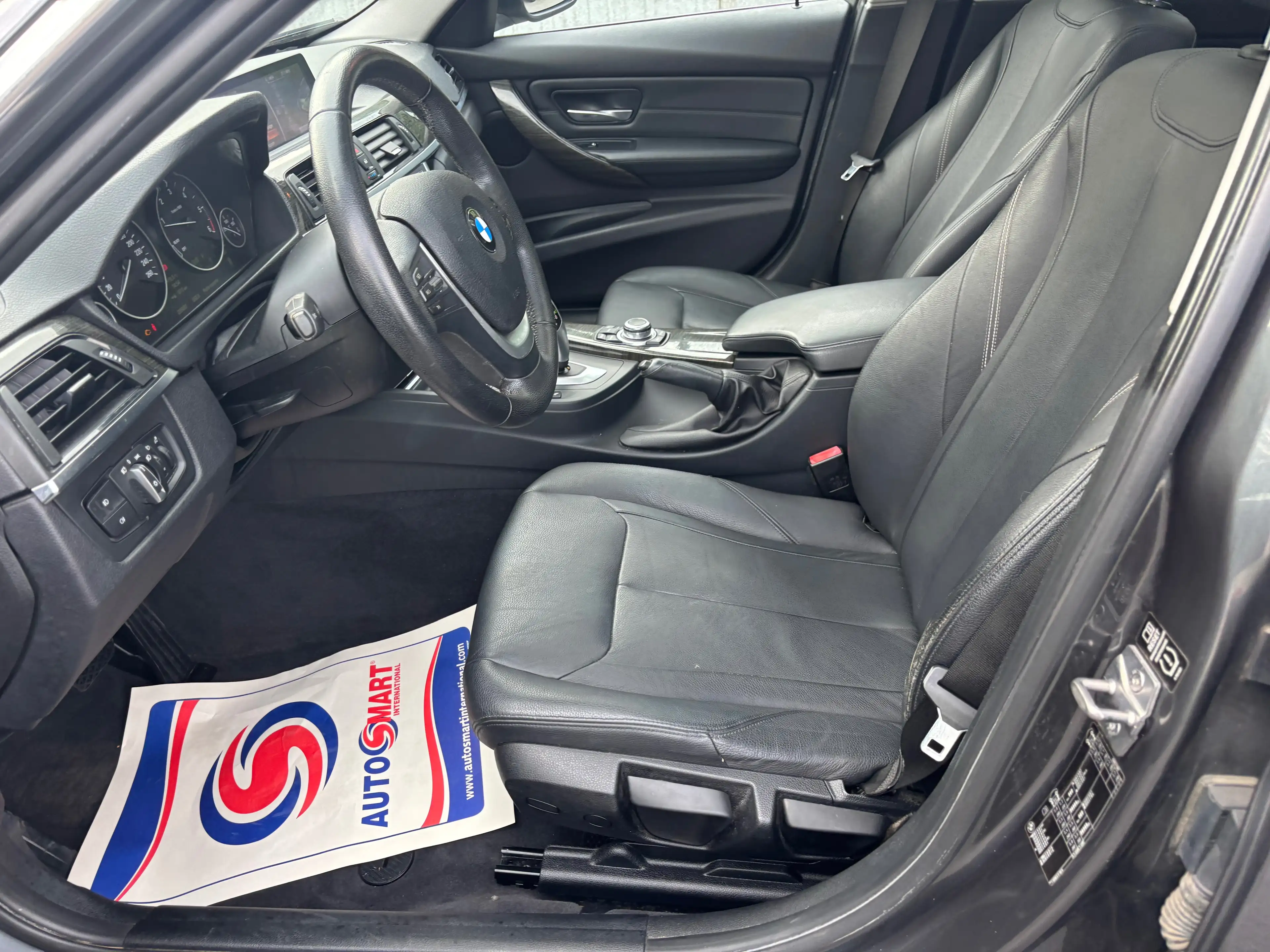 BMW 318 Touring 318 dA — photo 10
