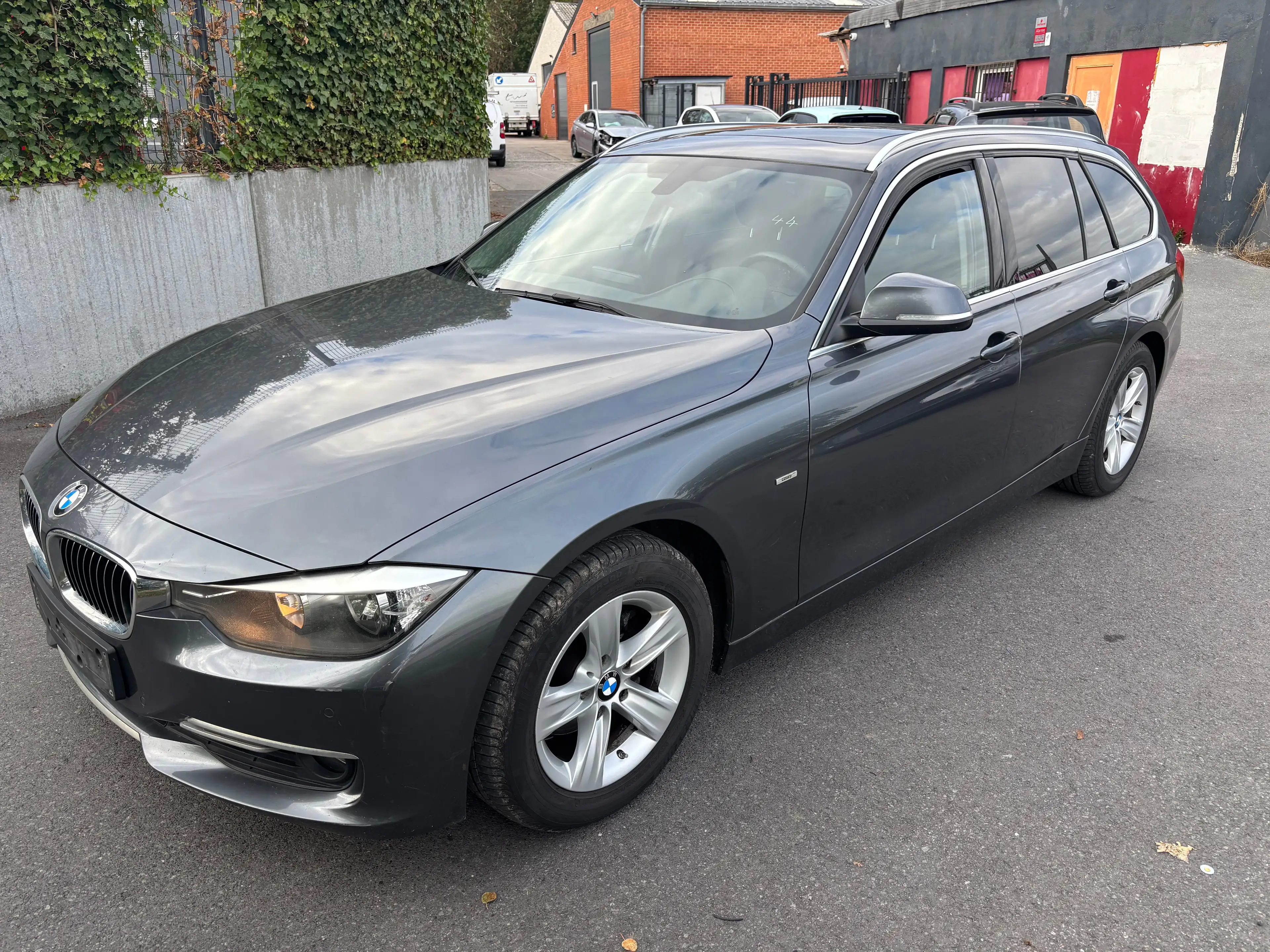 BMW 318 Touring 318 dA — photo 3